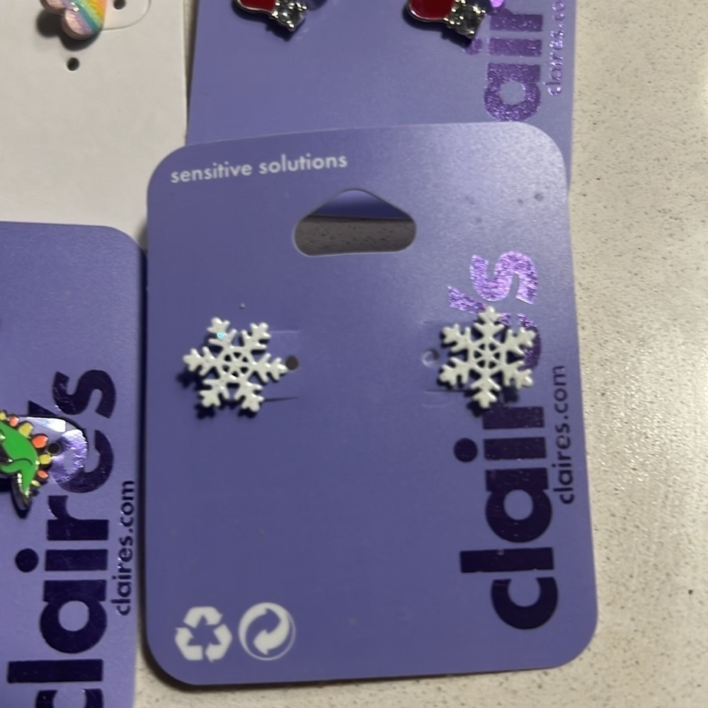 4 pack Claire’s earrings 4 pairs in great like new! - Picture 5 of 5
